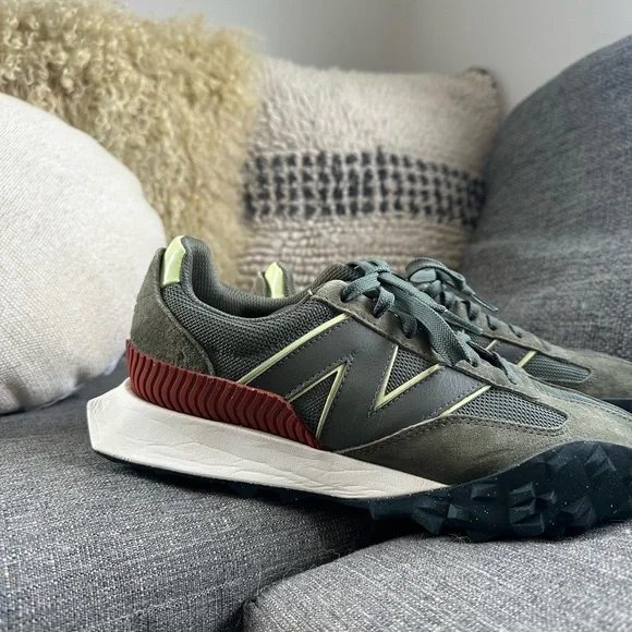 New Balance x Figs Sneakers - Picture 3 of 8